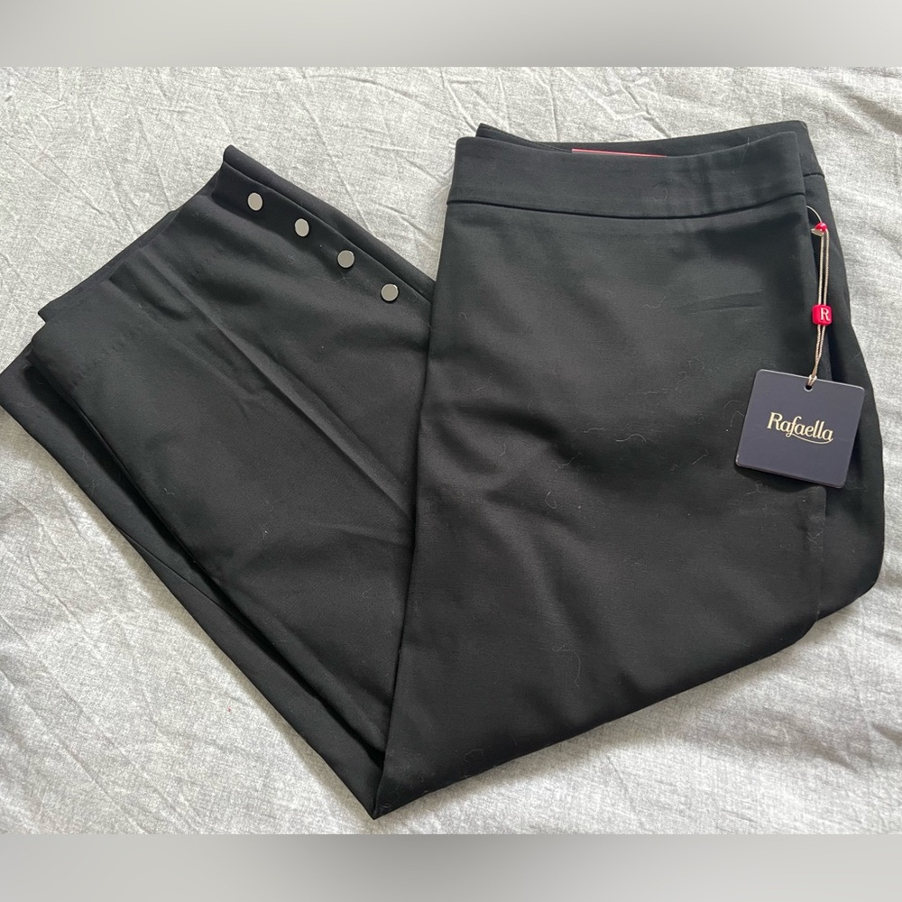Rafaella Elegant Black Capri